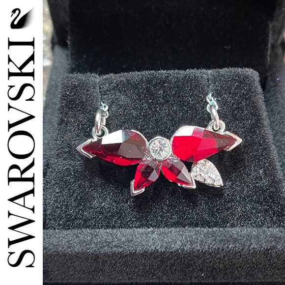 SWAROVSKI waterlily pendant necklace | 14" + 2.5" extender - Picture 1 of 13